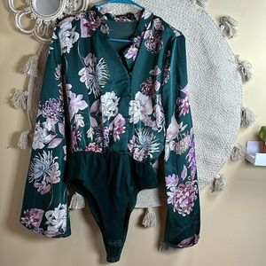 Boohoo green floral bodysuit